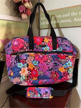 NWOT Vera Bradley Lg Weekender, Trolley Sleeve & Shoulder Strap in Floral Fiesta